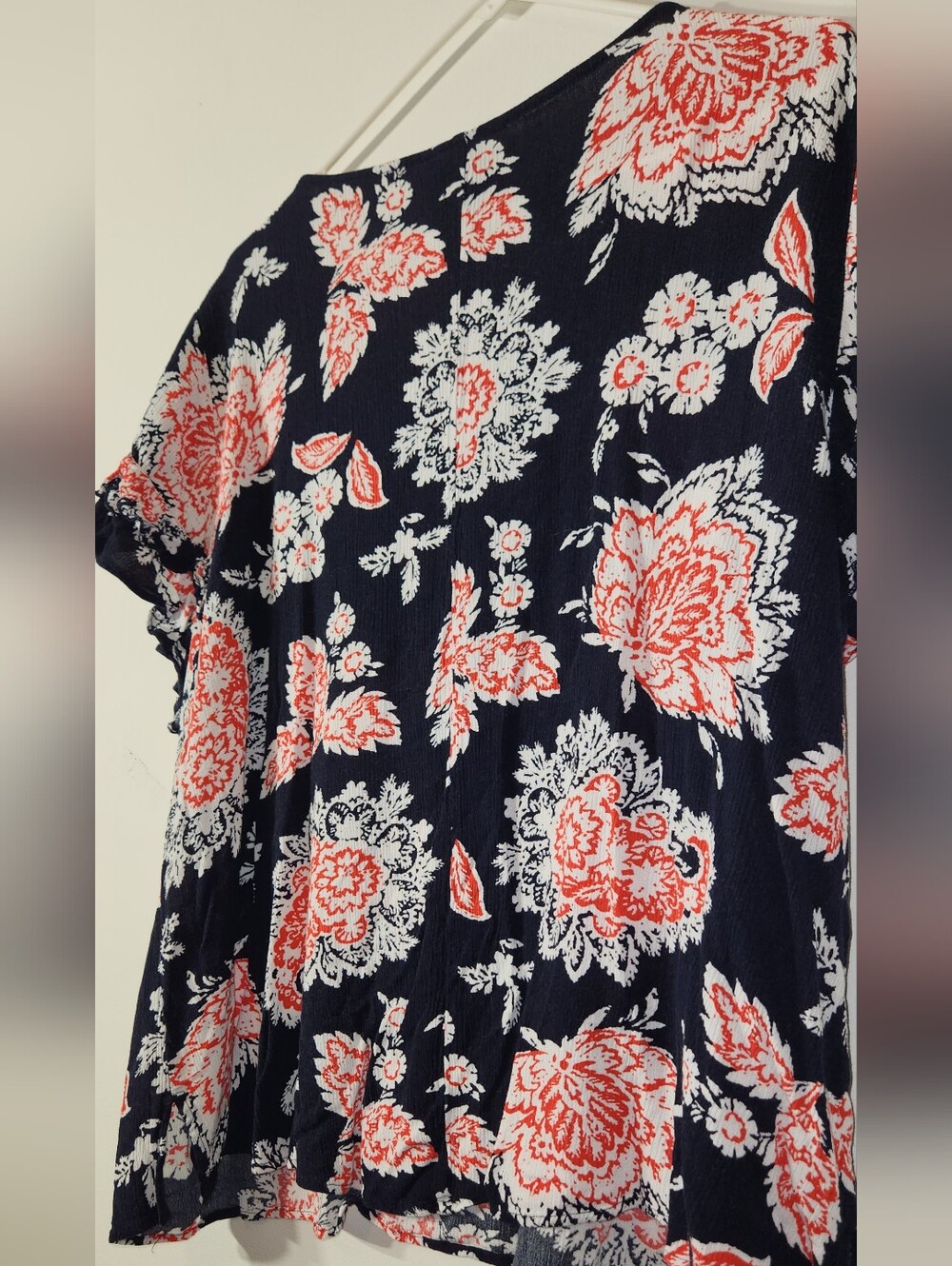 💙🧡Lane Bryant🧡💙 Navy Floral Short-Sleeve Ruffle Tee - Coral & White 20 - Picture 5 of 13